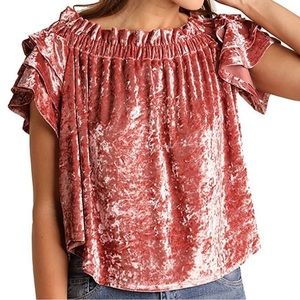 Like New Umgee pink velour top size Med